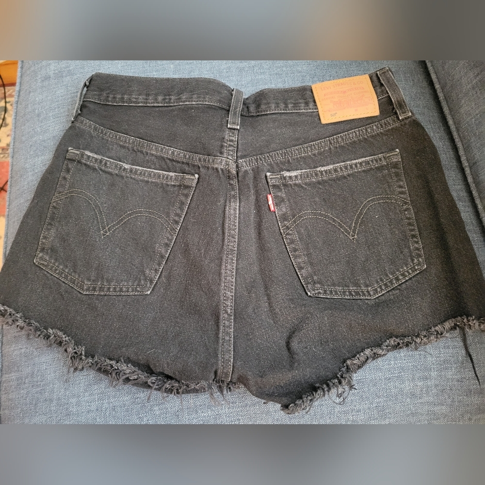 Levi's Jean Shorts With Frayed Edge - Picture 7 of 11